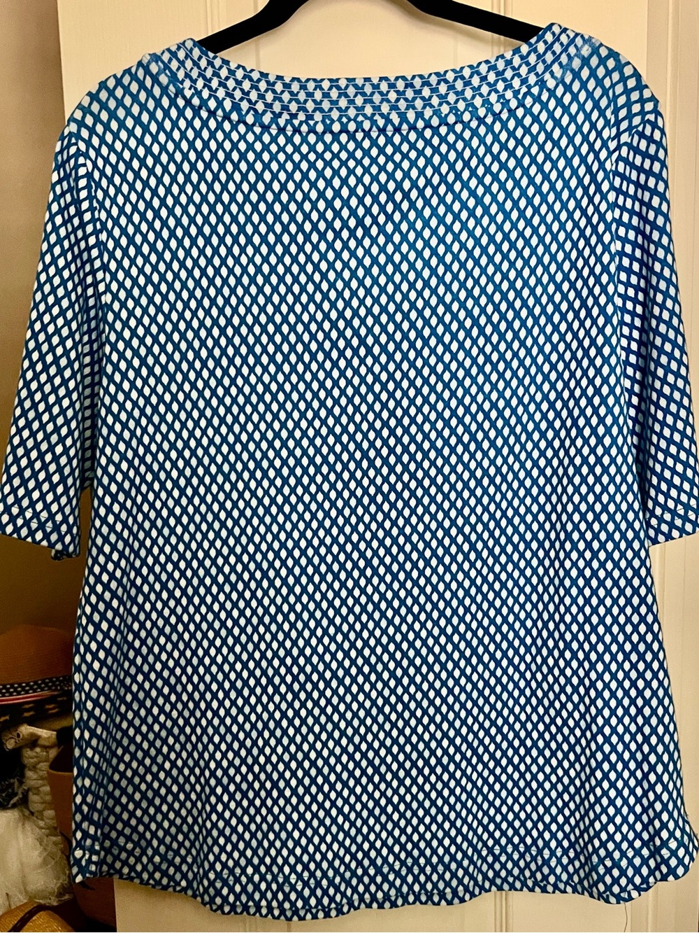 Ladies Top - Picture 3 of 10
